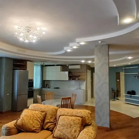 друхуровневые в малоквартирном доме на костанди Apartment *